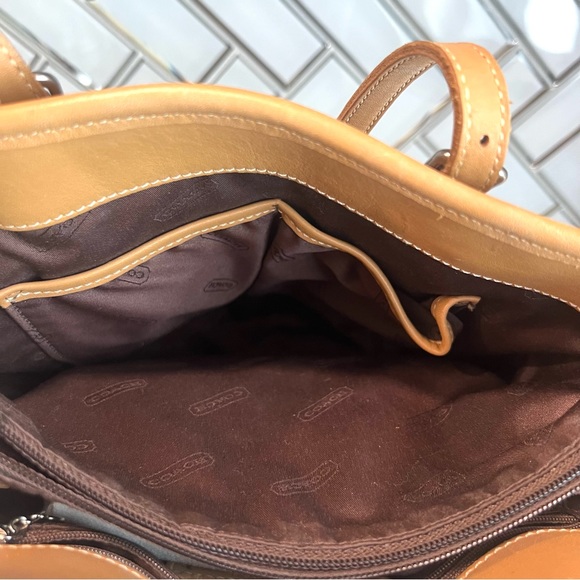 COACH TAN LEATHER BUCKET BAG WITH SILVER HARDWARE - Picture 11 of 15